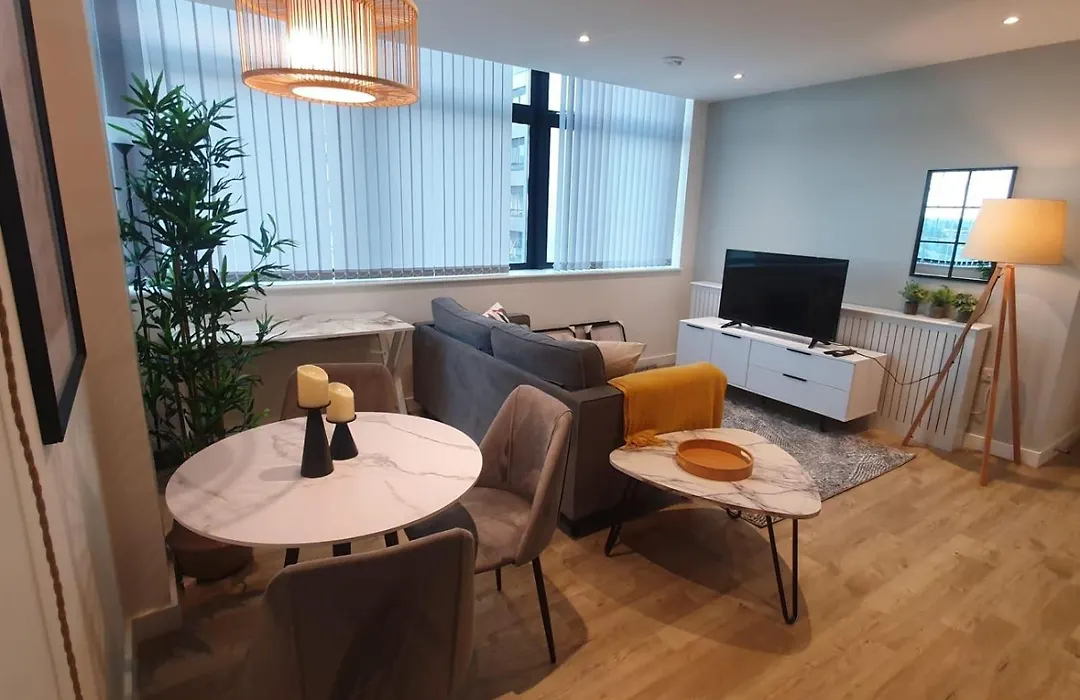 Lovely 1 Bed Apartment - Old Trafford-1