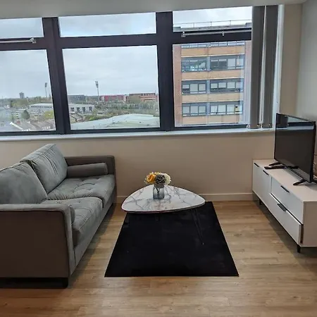 Lovely 1 Bed Apartment - Old Trafford-3